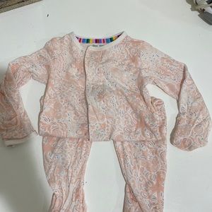 Magnetic me romper